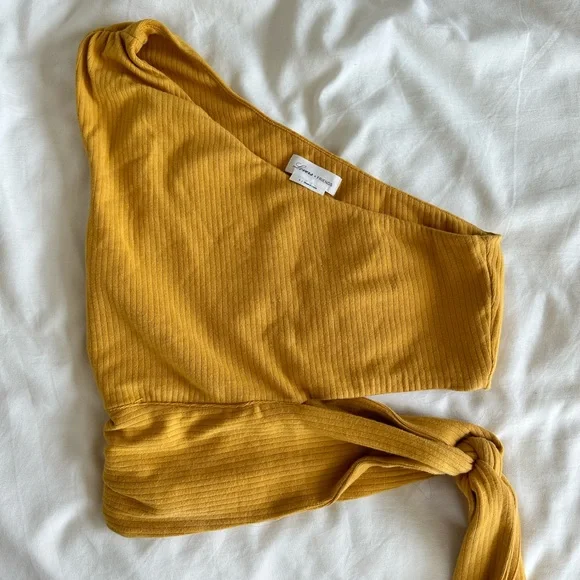 Lovers & Friends Crop Top - Picture 3 of 3